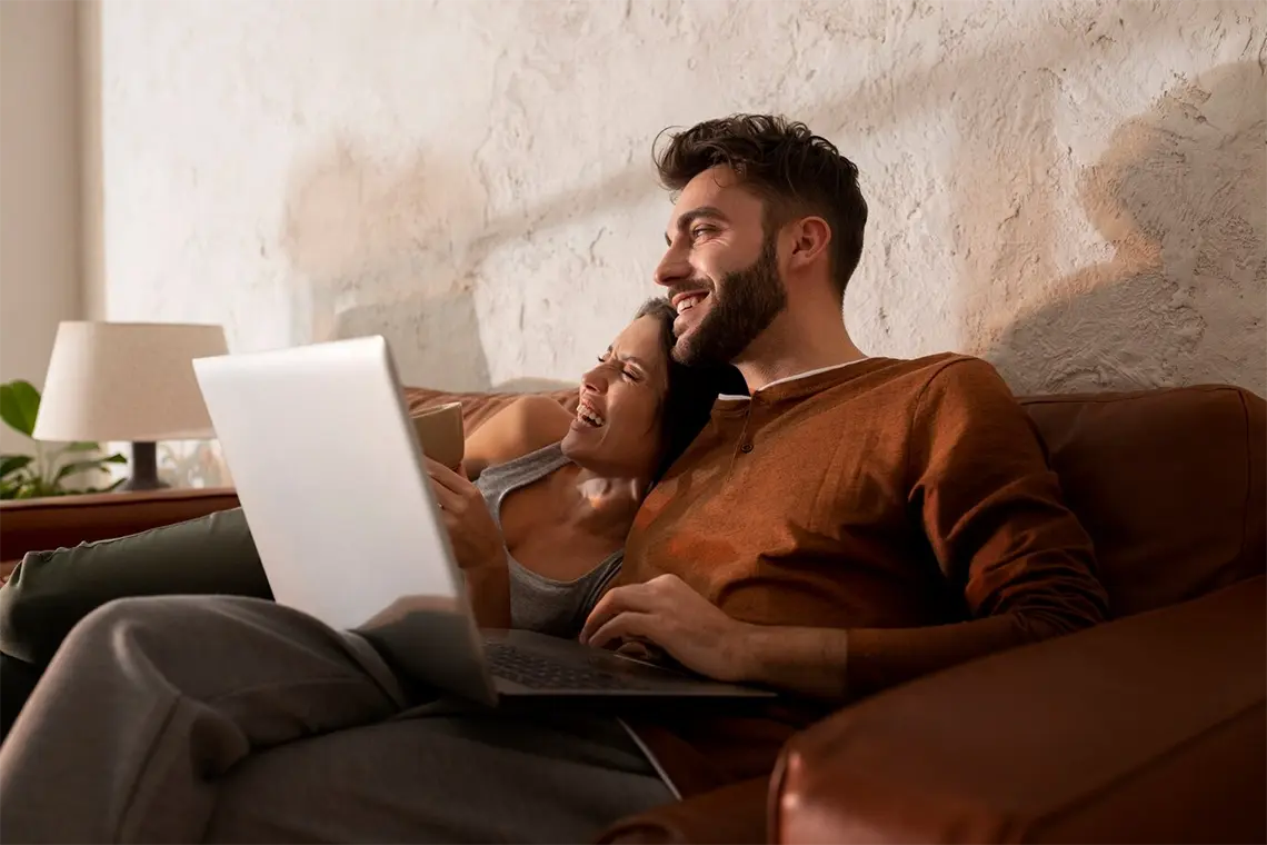 Ideas para diseñar una sala de estar moderna y funcional | Estrategia #24 Considera una variedad de aspectos al diseñar una sala de estar moderna.
