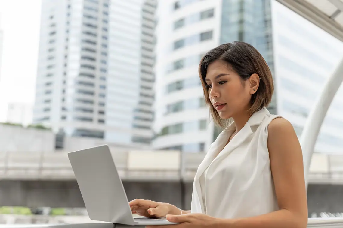 Cómo invertir en bienes raíces con poco dinero | Estrategia #9 Invertir en bienes raíces con poco dinero es posible con estrategias adecuadas y enfoque inteligente.Opciones de inversión: compra en subasta o remate, crowdfunding inmobiliario, propiedades compartidas.