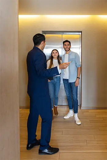 Cómo preparar tu casa para venderla rápidamente | Estrategia #6 La puerta de entrada es el punto focal de tu casa y es lo primero que los compradores verán de cerca.