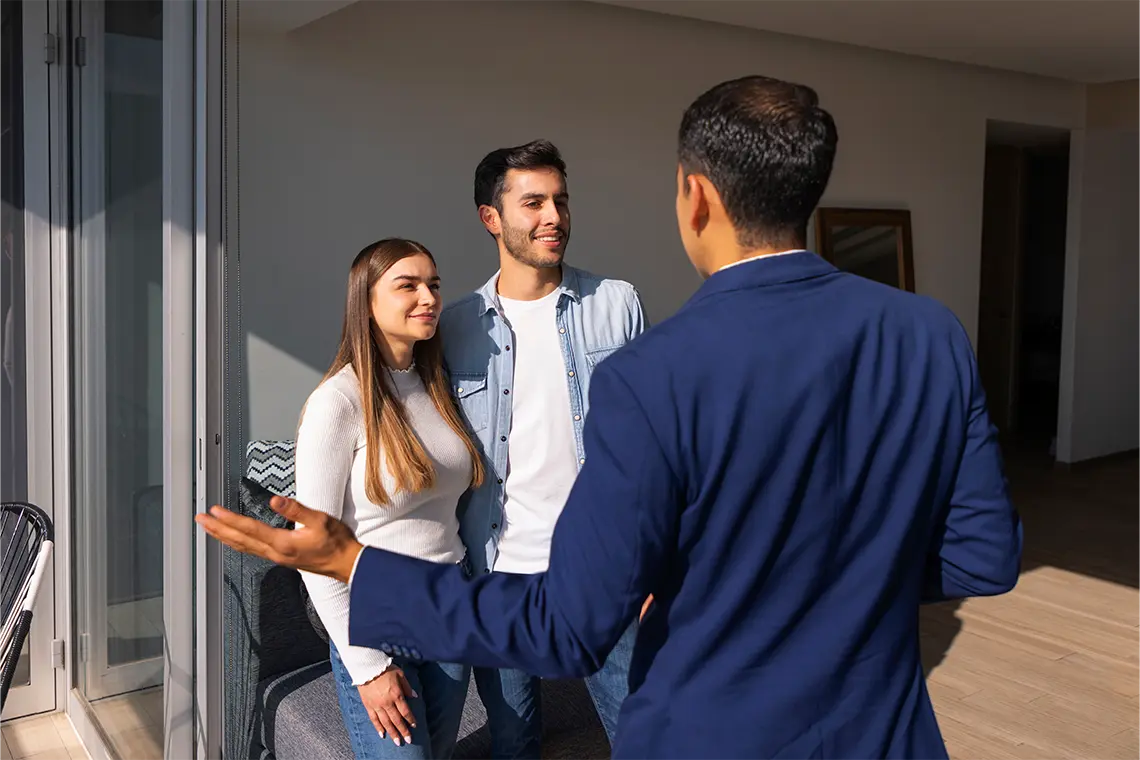 Cómo preparar tu casa para venderla rápidamente | Estrategia #6 Una estrategia efectiva para preparar tu casa para la venta es neutralizar los colores de las paredes y los accesorios.
